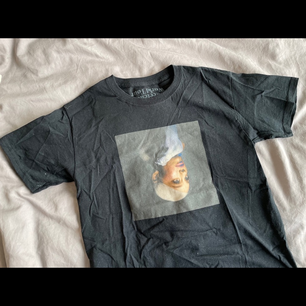 BNWT Ariana Grande concert tshirt